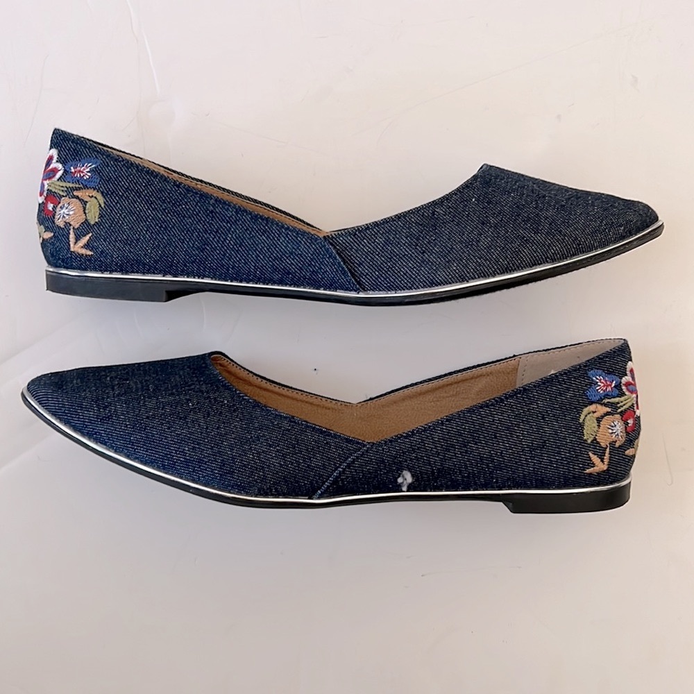 Celebrity Pink fFloral Embroidered Denim Flats